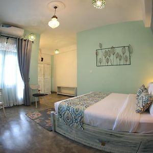 Earthbound Residence